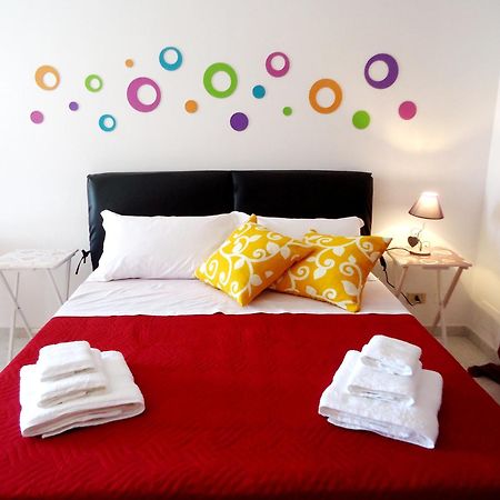 Sole E Fiori Di Sicilia Apartment วาลเดอรีส ภายนอก รูปภาพ