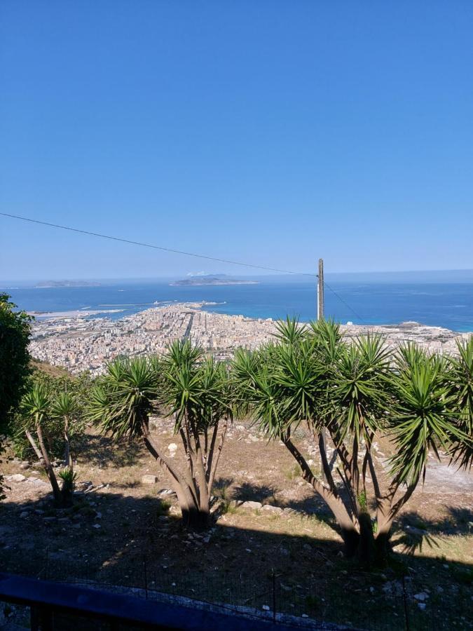 Sole E Fiori Di Sicilia Apartment วาลเดอรีส ภายนอก รูปภาพ