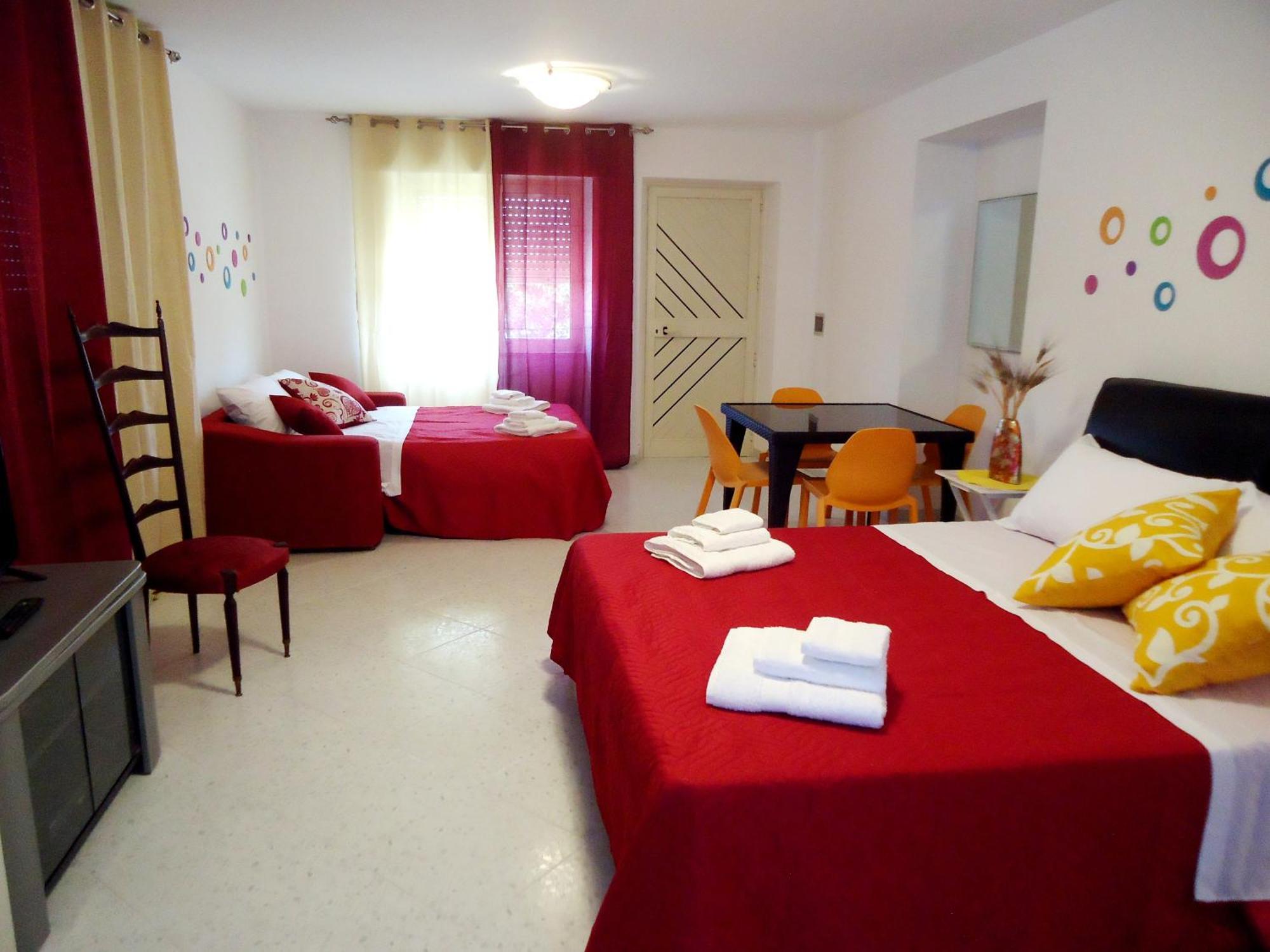 Sole E Fiori Di Sicilia Apartment วาลเดอรีส ภายนอก รูปภาพ