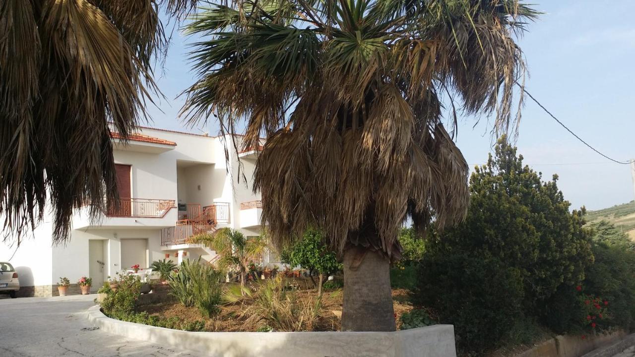 Sole E Fiori Di Sicilia Apartment วาลเดอรีส ภายนอก รูปภาพ